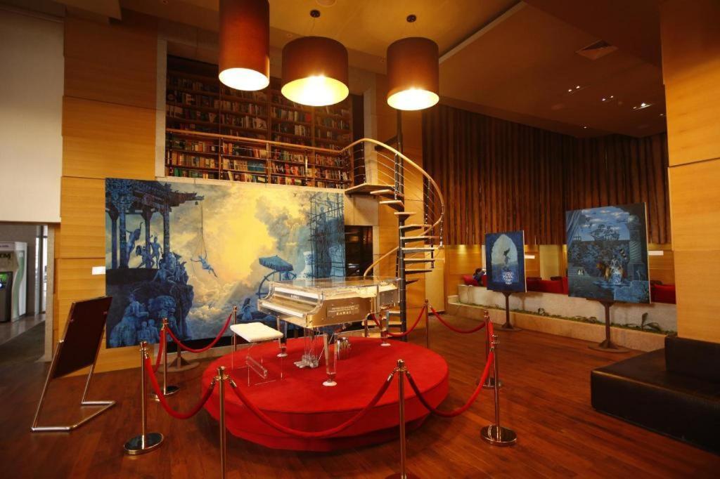 The Corporate Hotel And Convention Centre Ulaanbaatar Bagian luar foto