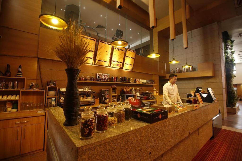 The Corporate Hotel And Convention Centre Ulaanbaatar Bagian luar foto