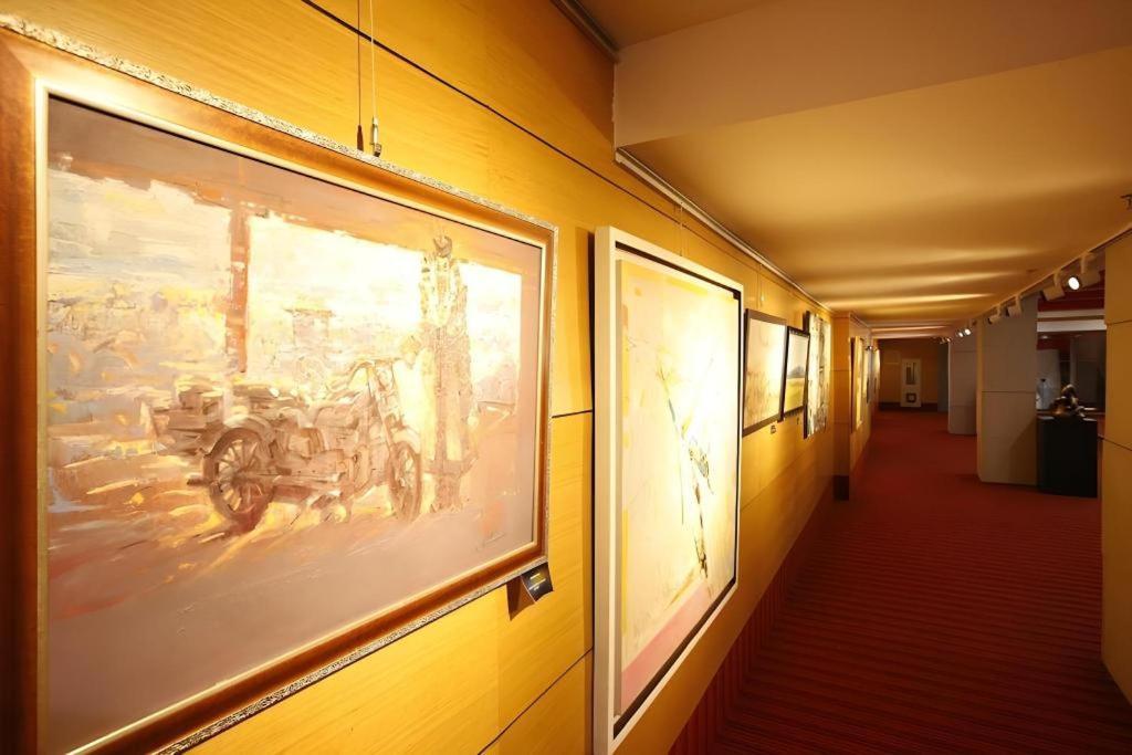 The Corporate Hotel And Convention Centre Ulaanbaatar Bagian luar foto